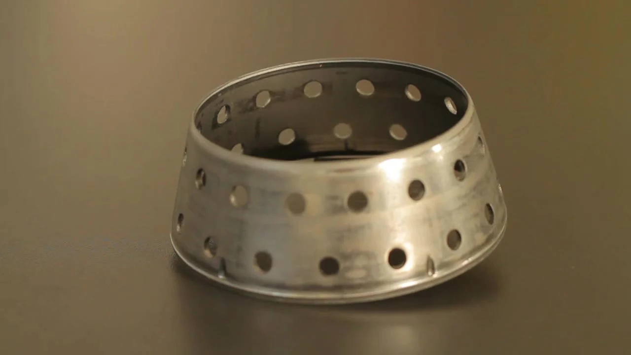 Gelochter Ring aus Stahl, gestanzt und gezogen